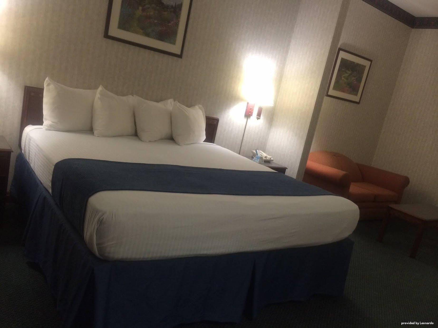 Western Inn&suites Motel 3*