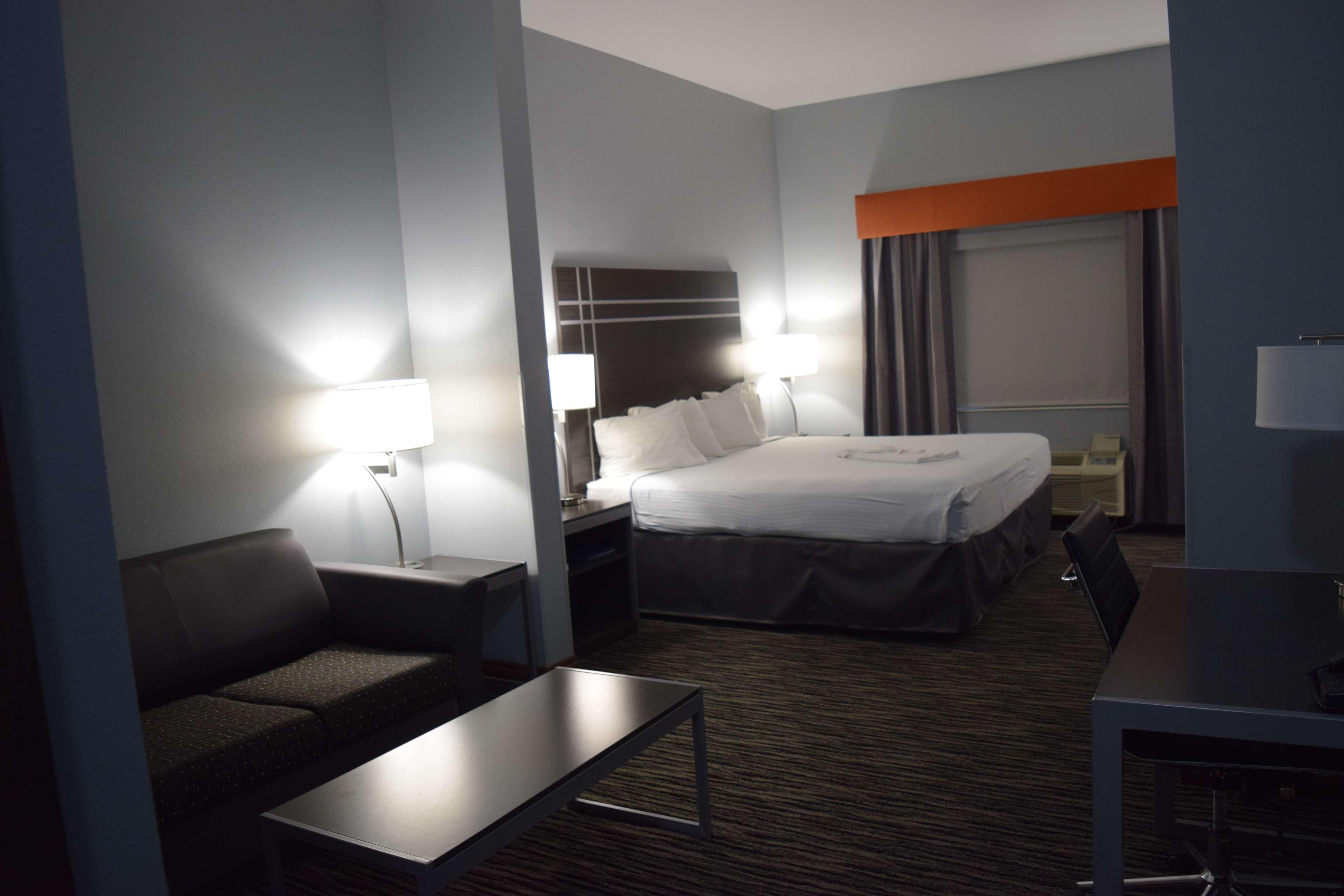 Western Inn&suites Motel 3*
