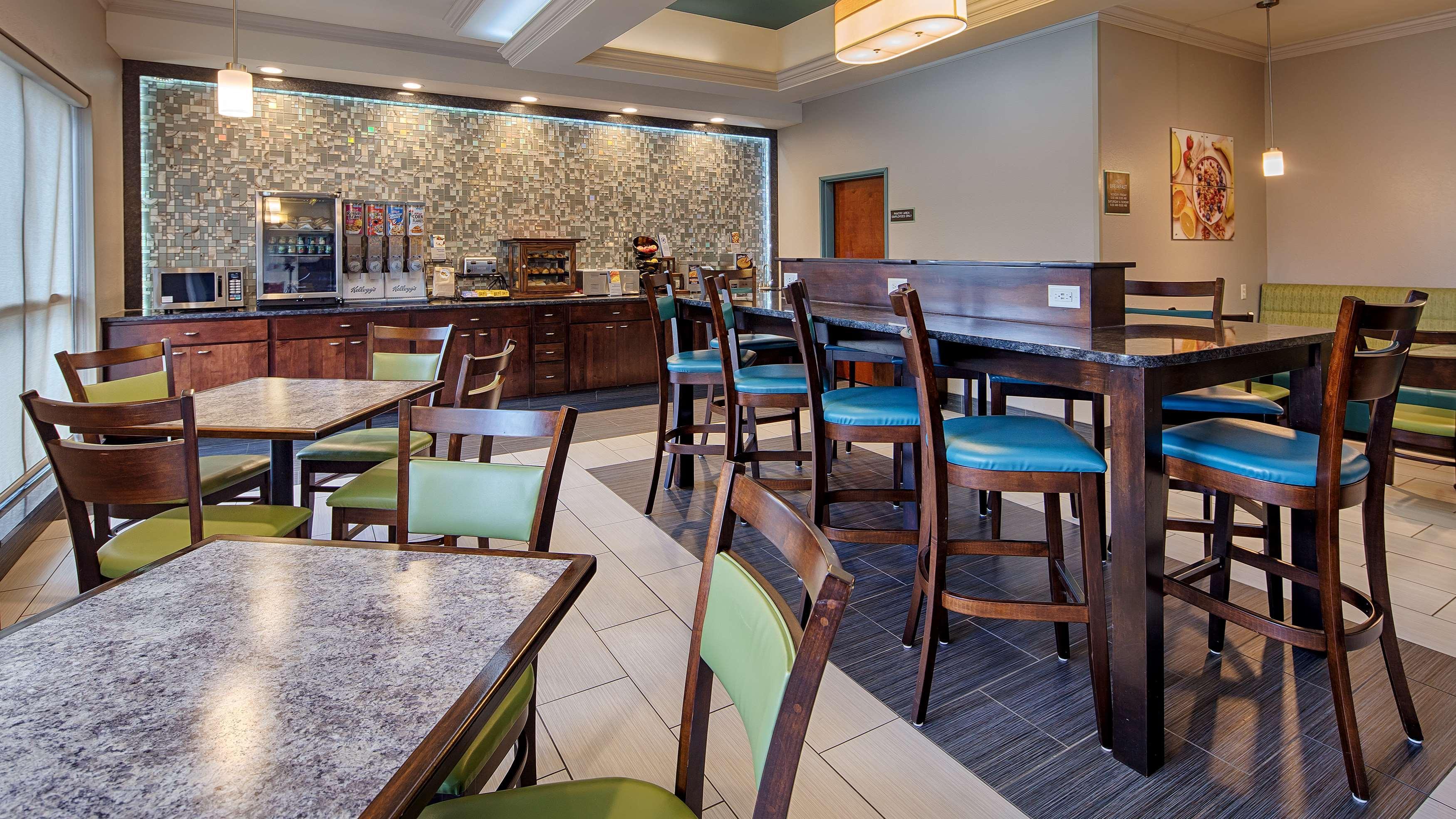Western Inn&suites
