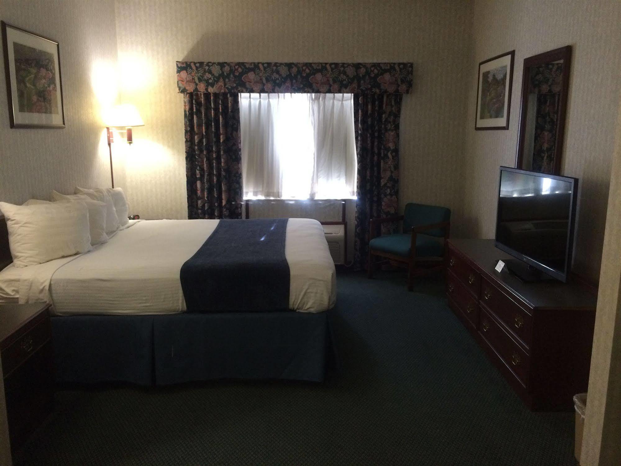 Western Inn&suites